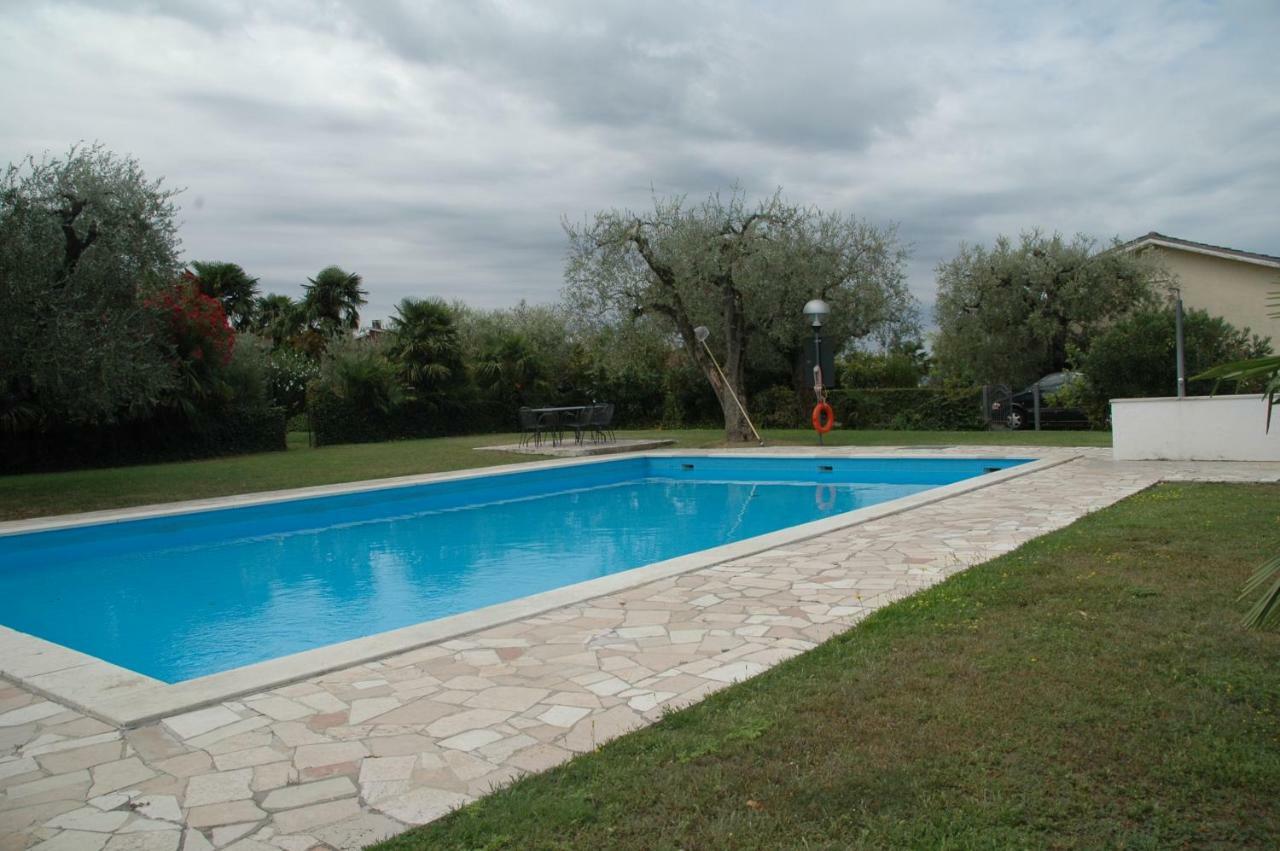 Lovely Villa Elena - Garda Lake Бардолино Экстерьер фото
